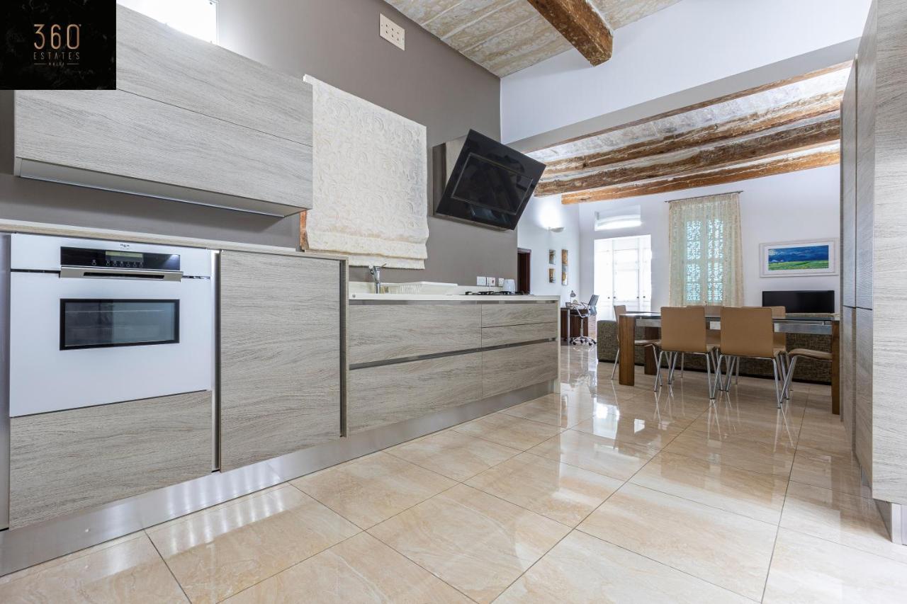 Seafront - Top Location, Top Floor With Wifi & Ac By 360 Estates Валлетта Екстер'єр фото